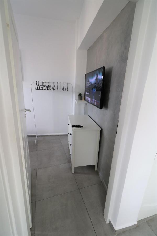 Serenity Heights Apartment: A Panoramic Haven Near Old Town - Free Minibar Bucareste Exterior foto
