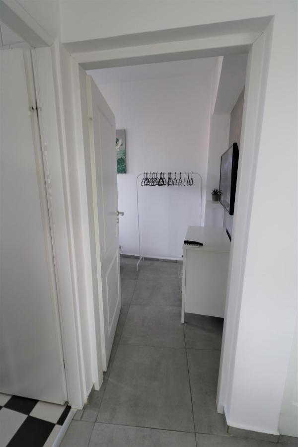 Serenity Heights Apartment: A Panoramic Haven Near Old Town - Free Minibar Bucareste Exterior foto