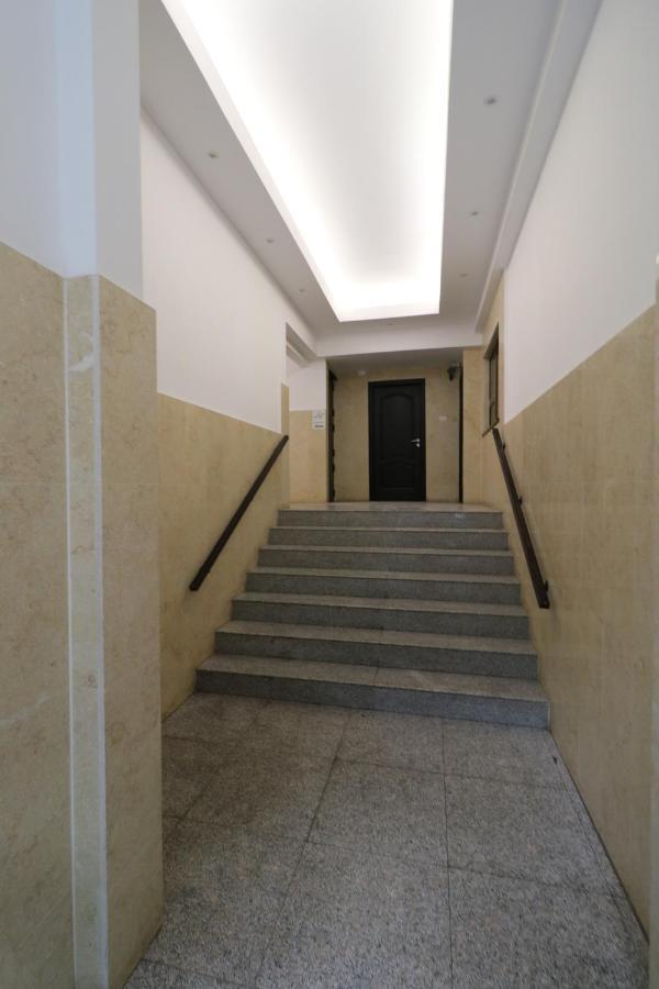 Serenity Heights Apartment: A Panoramic Haven Near Old Town - Free Minibar Bucareste Exterior foto