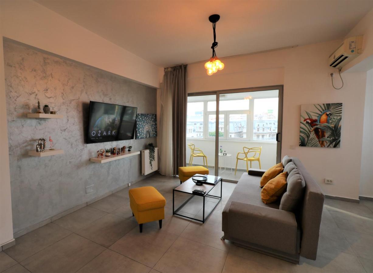 Serenity Heights Apartment: A Panoramic Haven Near Old Town - Free Minibar Bucareste Exterior foto
